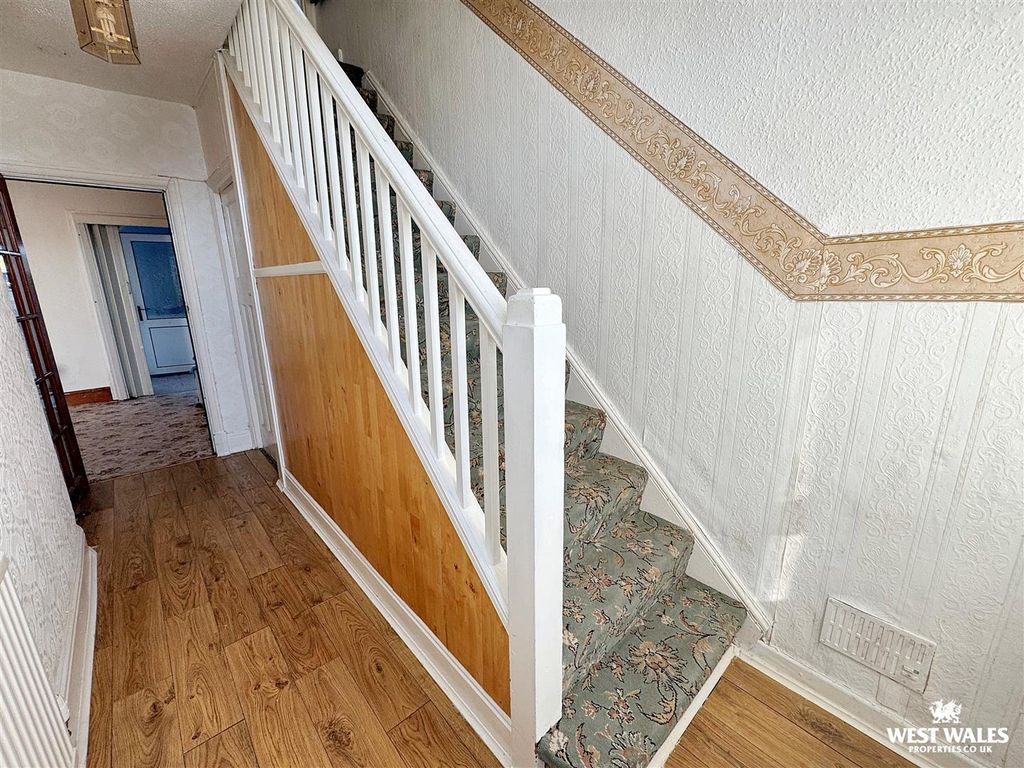Property photo 2 of 16 Img_4605.Jpg
