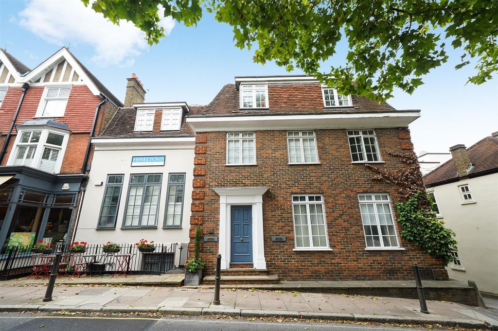 Property photo 1 of 9