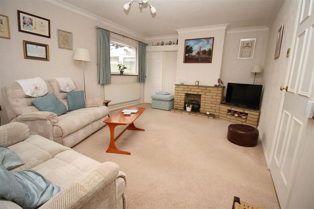 Property photo 3 of 21 5 Lime Lounge c.Jpg