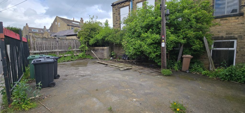 Property photo 3 of 8