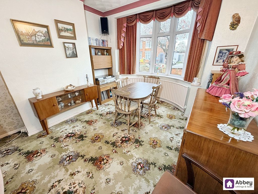 Property photo 3 of 16 Lounge/Diner