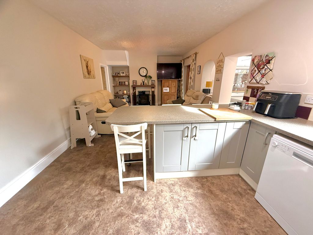 Property photo 2 of 22 Belvedere Kitchen 2