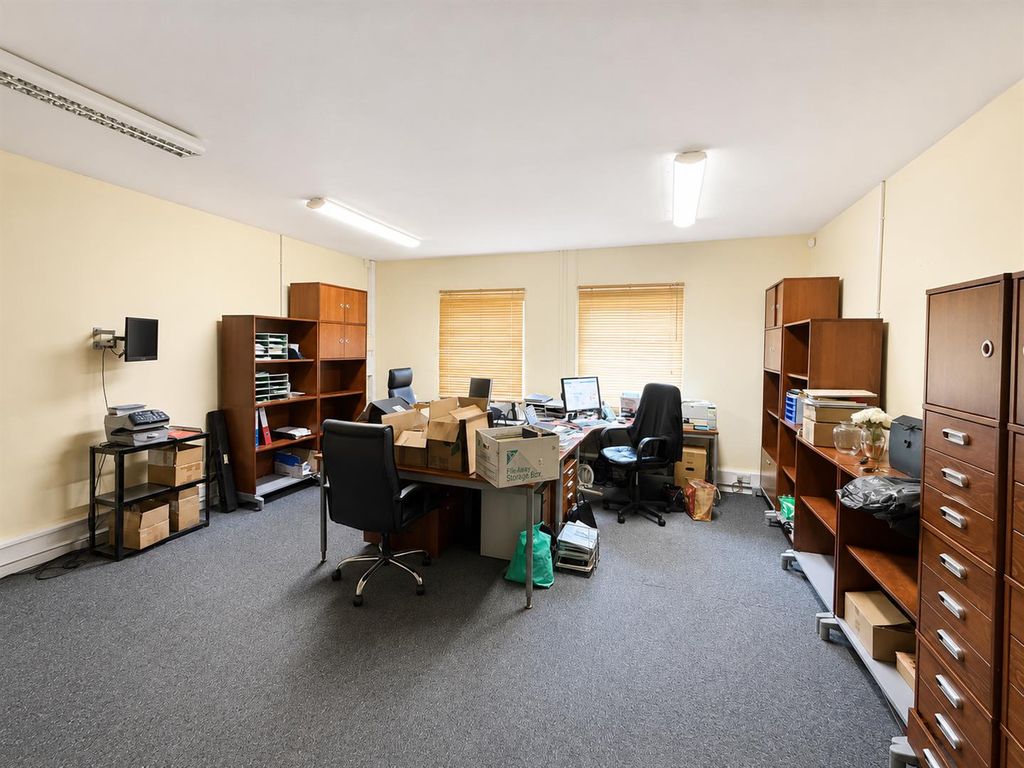 Property photo 2 of 3