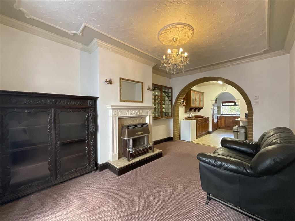 Property photo 3 of 12 Lounge