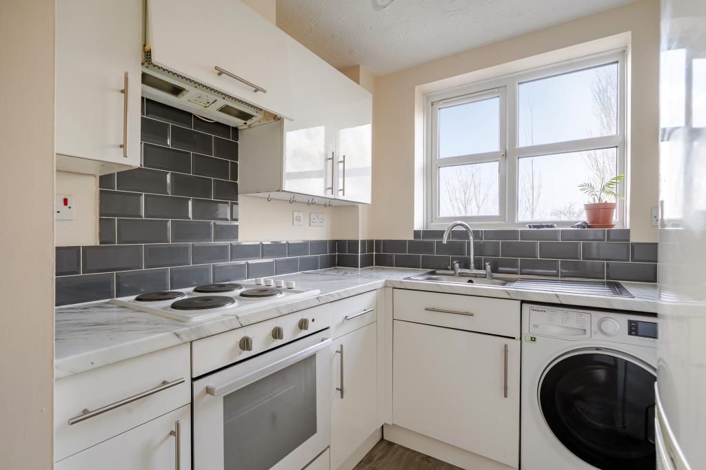 Property photo 2 of 16 Kitchen