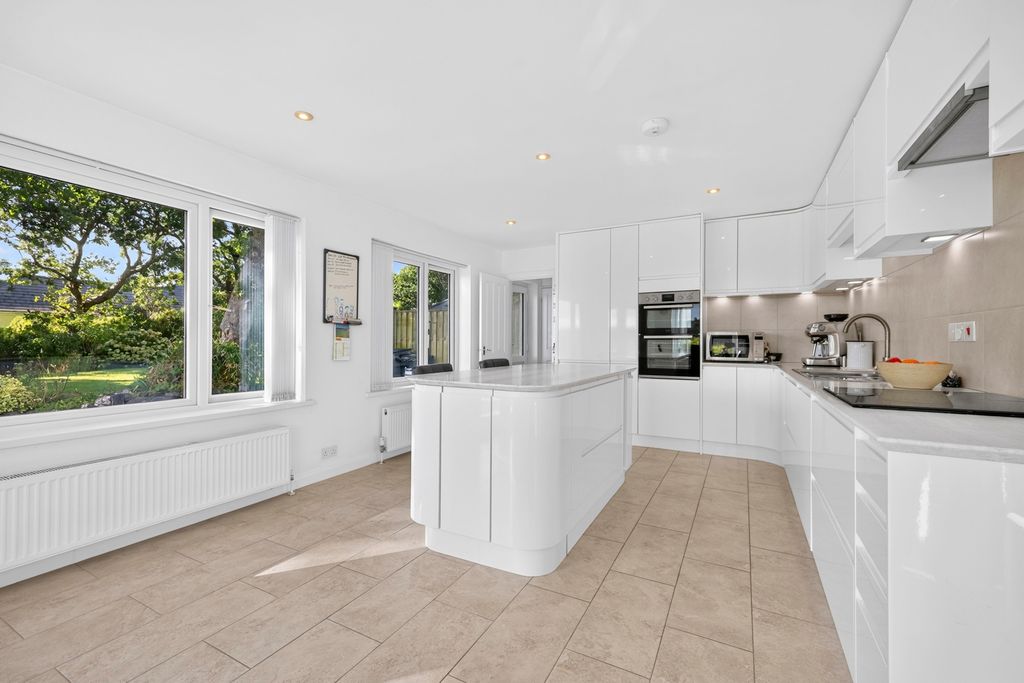 Property photo 3 of 25 Pbox-Img.Jpg
