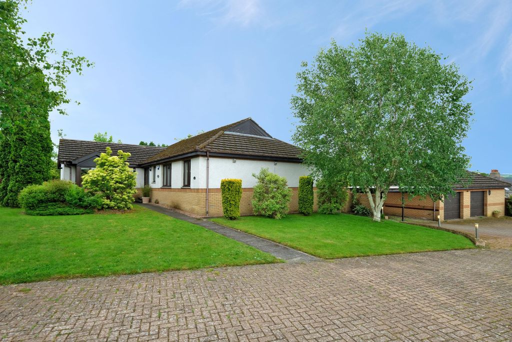 Property photo 2 of 24