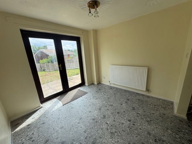 Property photo 3 of 14 Living Room