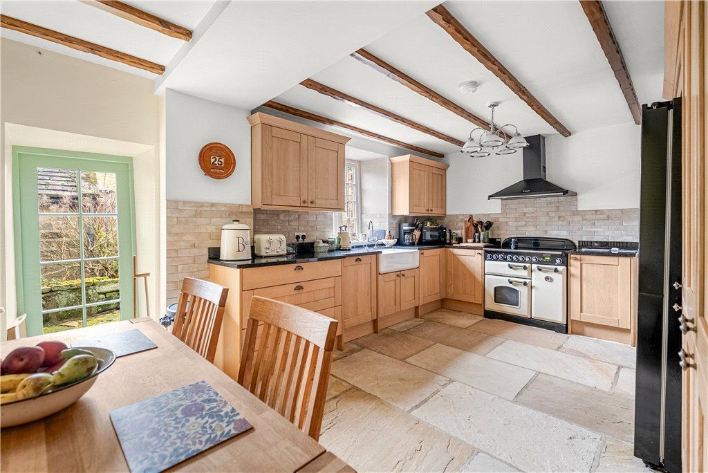 Property photo 3 of 28 Dining Kitchen