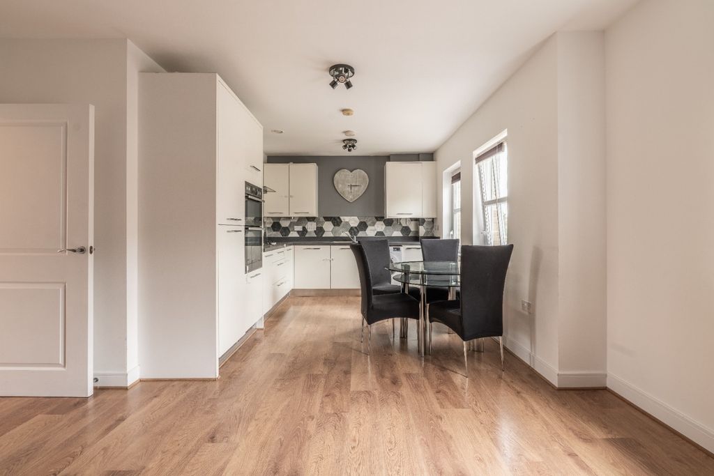 Property photo 1 of 18 4547490