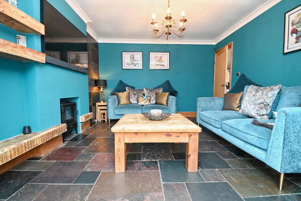 Property photo 3 of 25