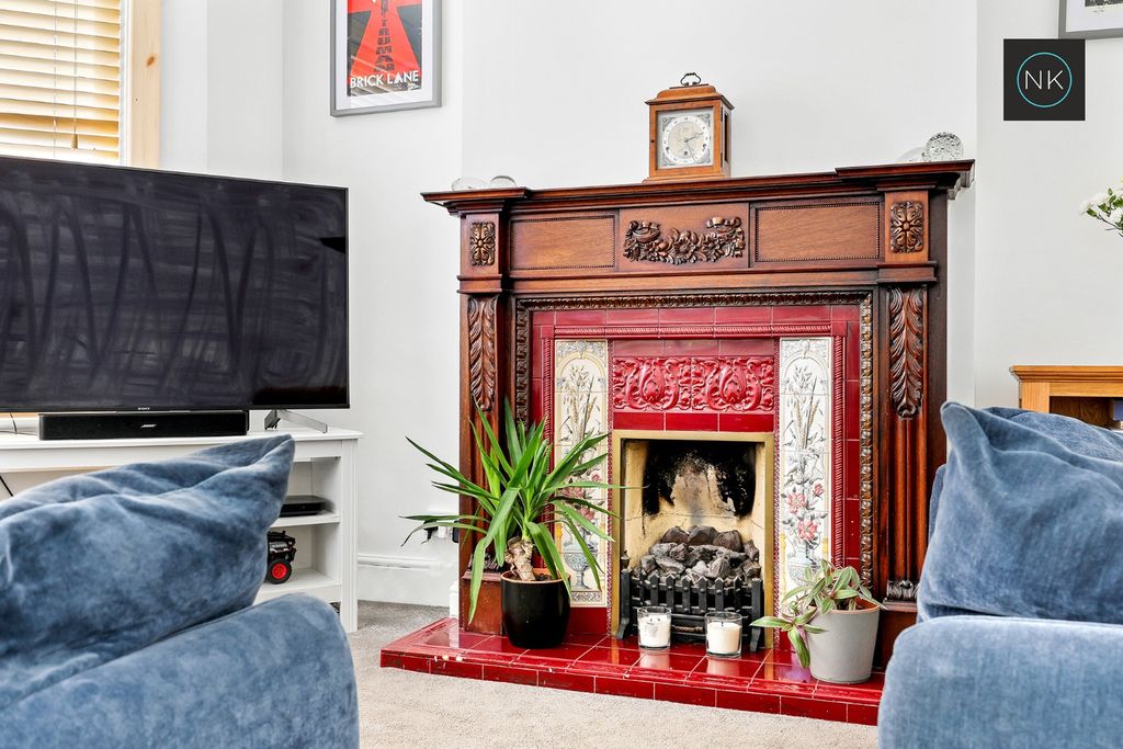 Property photo 2 of 25 5379933