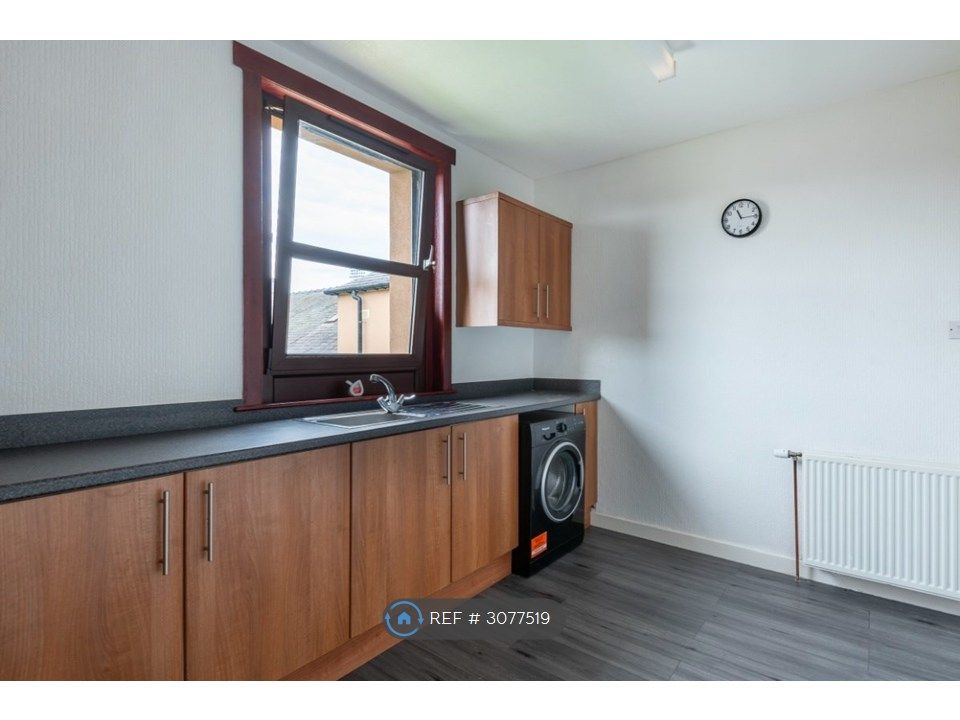 Property photo 1 of 8 Kitchen