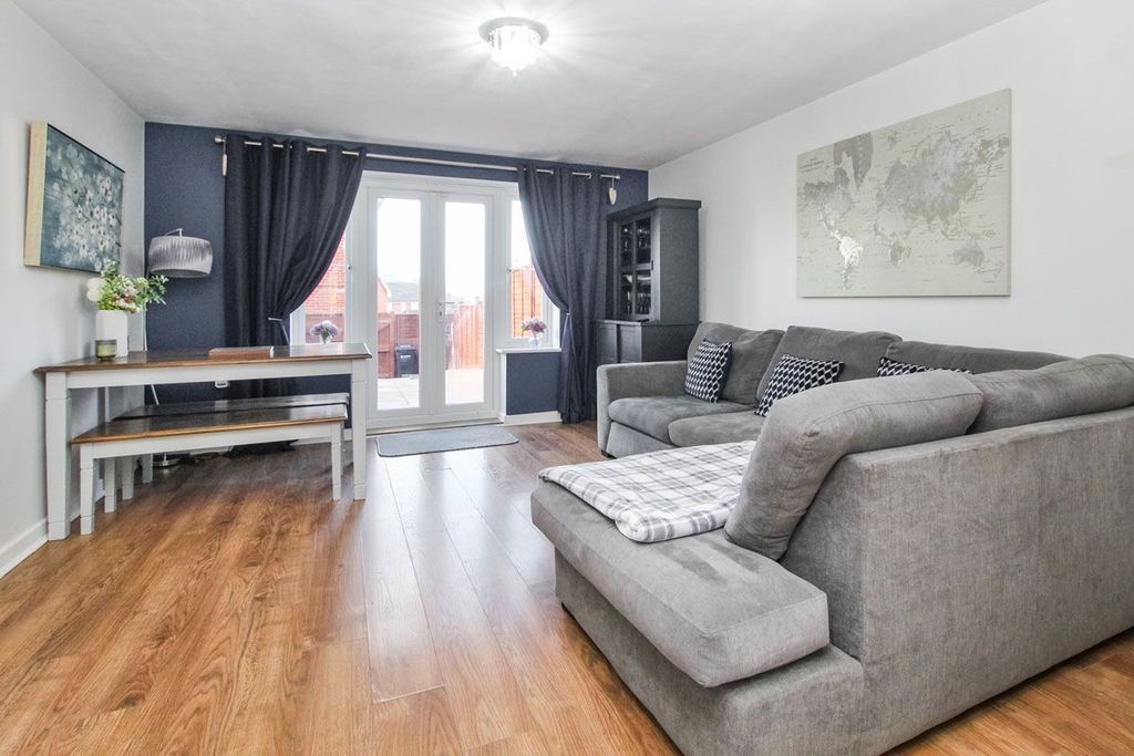 Property photo 3 of 20