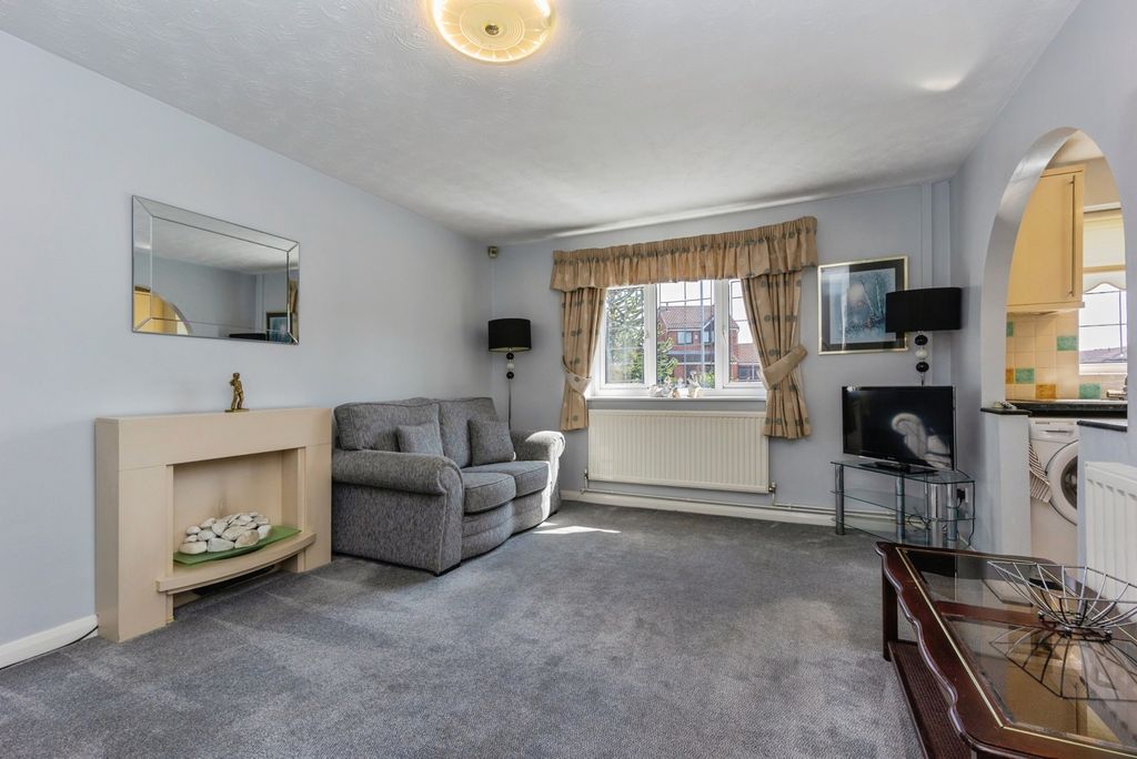 Property photo 3 of 17 Pbox-Img.Jpg