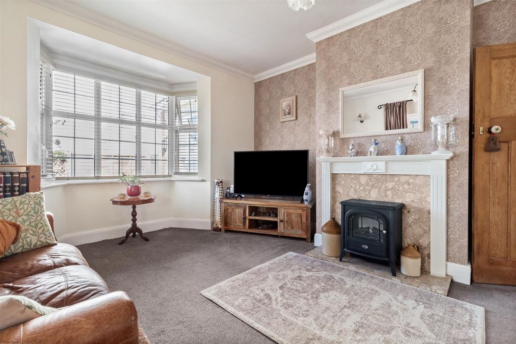 Property photo 2 of 31 Brook Barn Way, 15-031.Jpg
