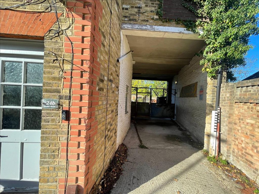 Property photo 3 of 13