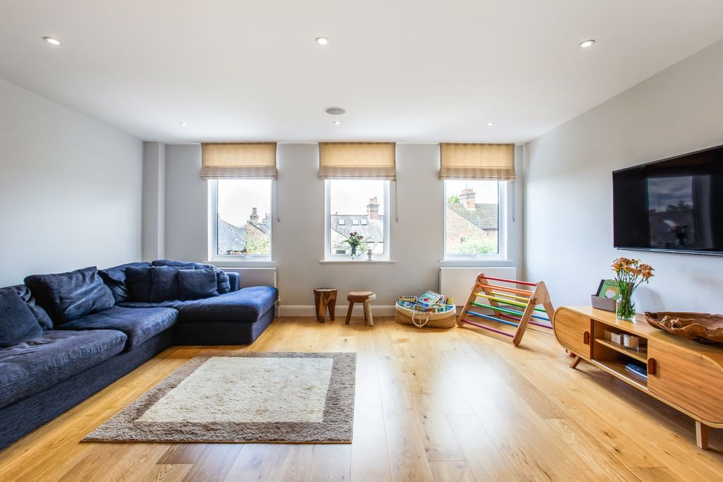 Property photo 2 of 12
