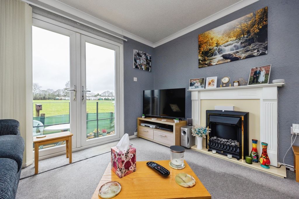 Property photo 3 of 17 Pbox-Img.Jpg