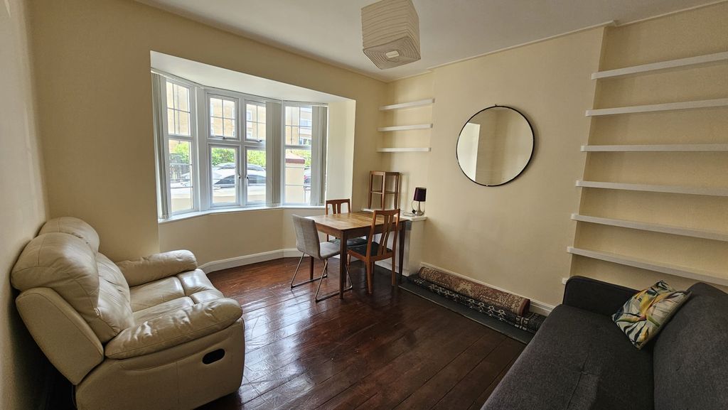 Property photo 3 of 7