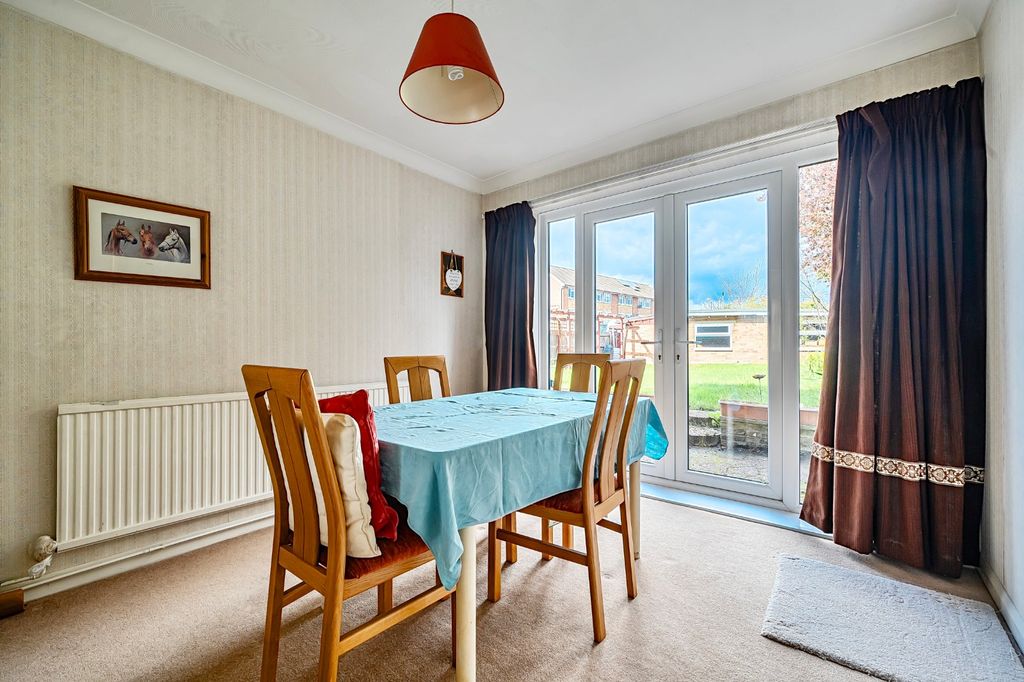 Property photo 3 of 14 Dining Room
