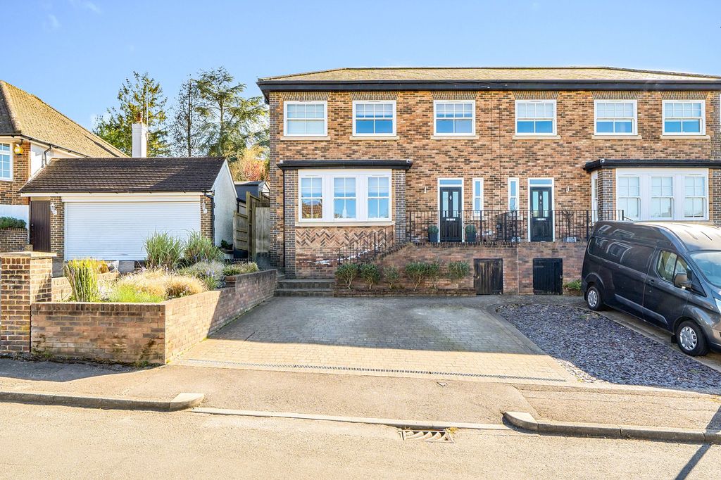 Property photo 1 of 21