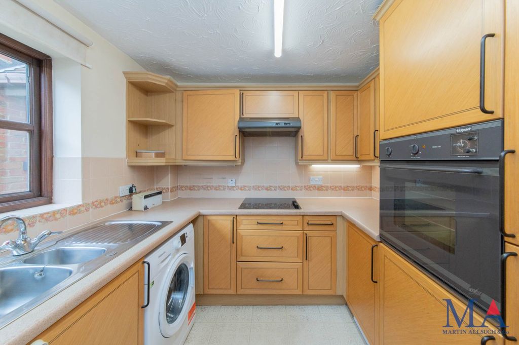 Property photo 3 of 19
