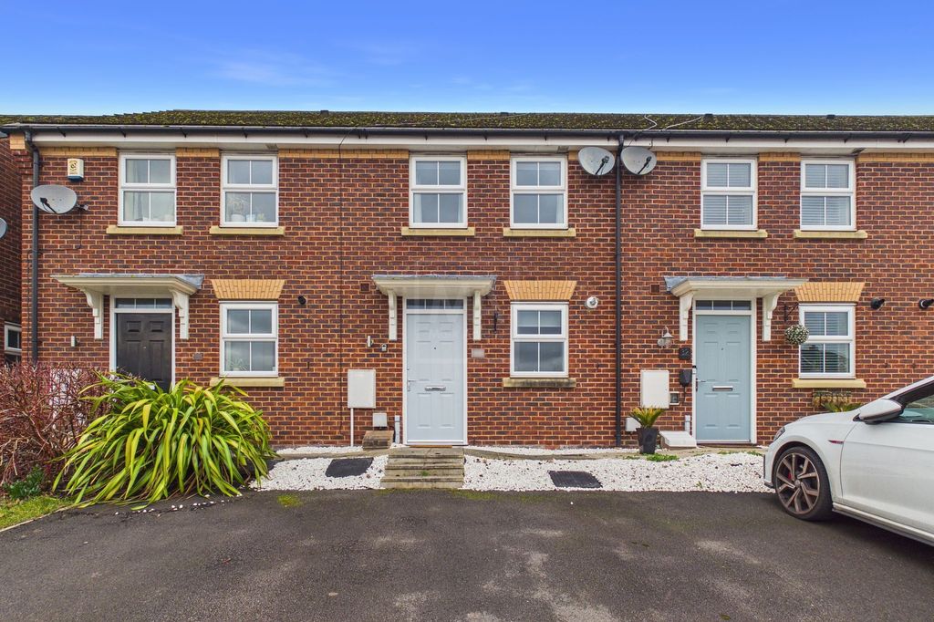 Property photo 1 of 7 Front