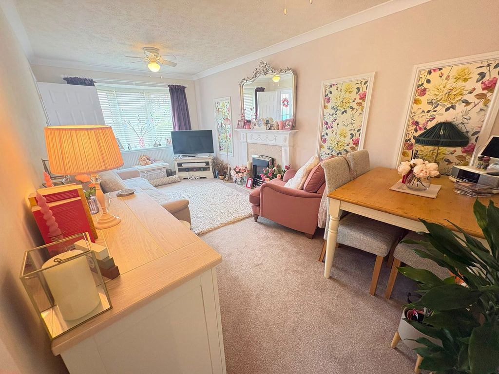 Property photo 3 of 21