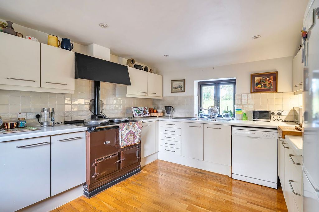 Property photo 3 of 42