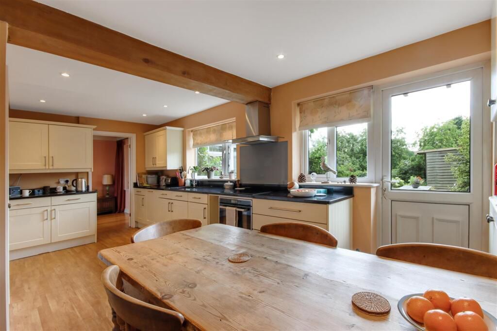 Property photo 3 of 13 Photo 8