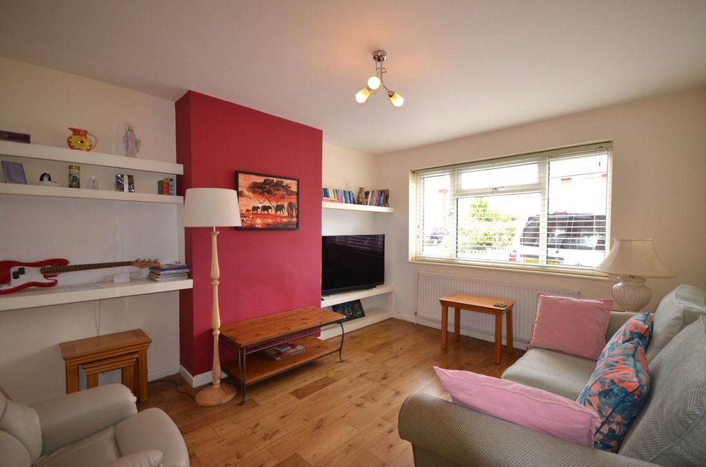 Property photo 2 of 12