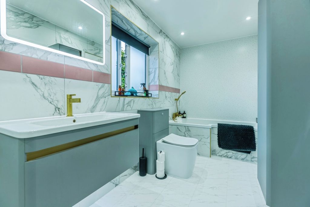 Property photo 3 of 26 Pbox-Img.Jpg