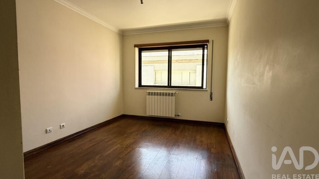 Property photo 3 of 37
