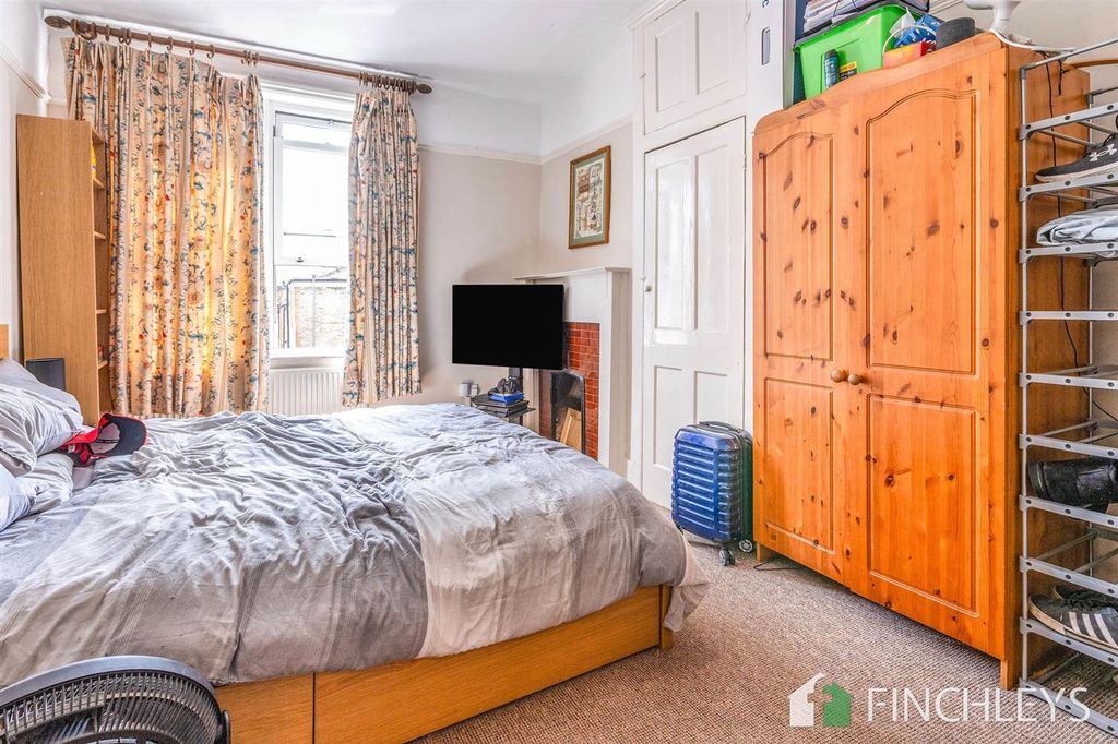 Property photo 2 of 11