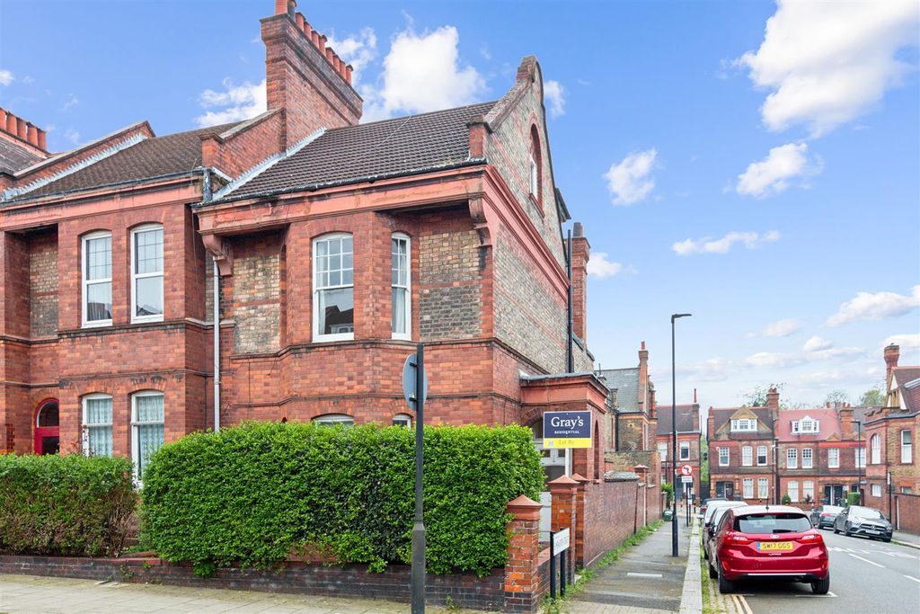 Property photo 1 of 5