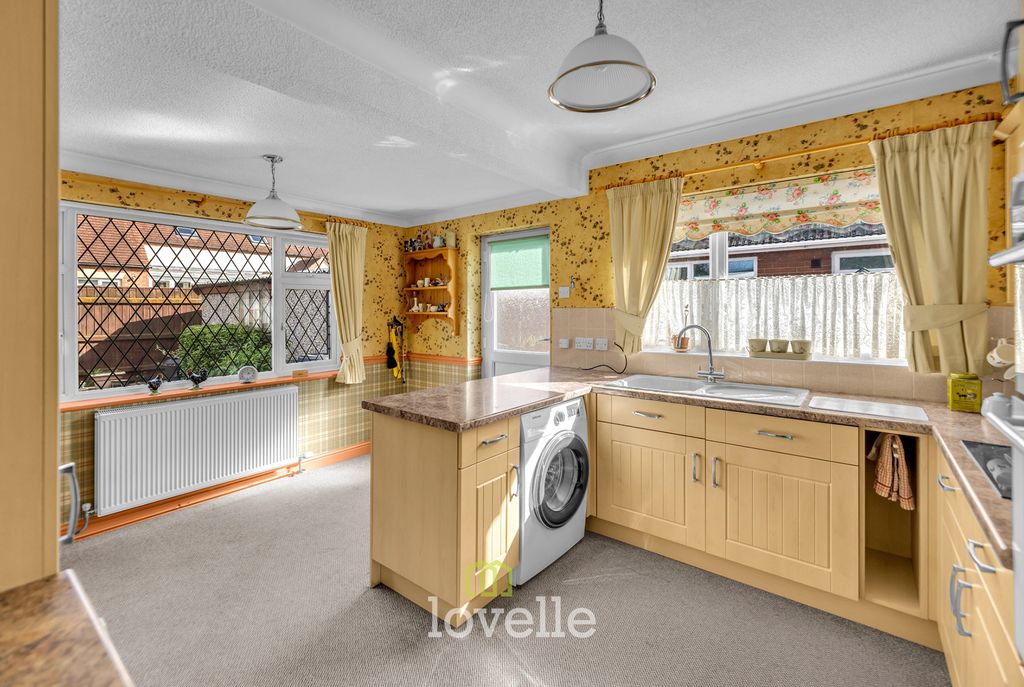 Property photo 3 of 21