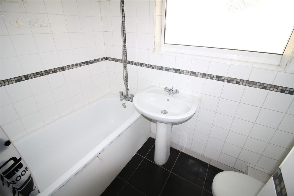 Property photo 3 of 8 Img_2969.Jpg