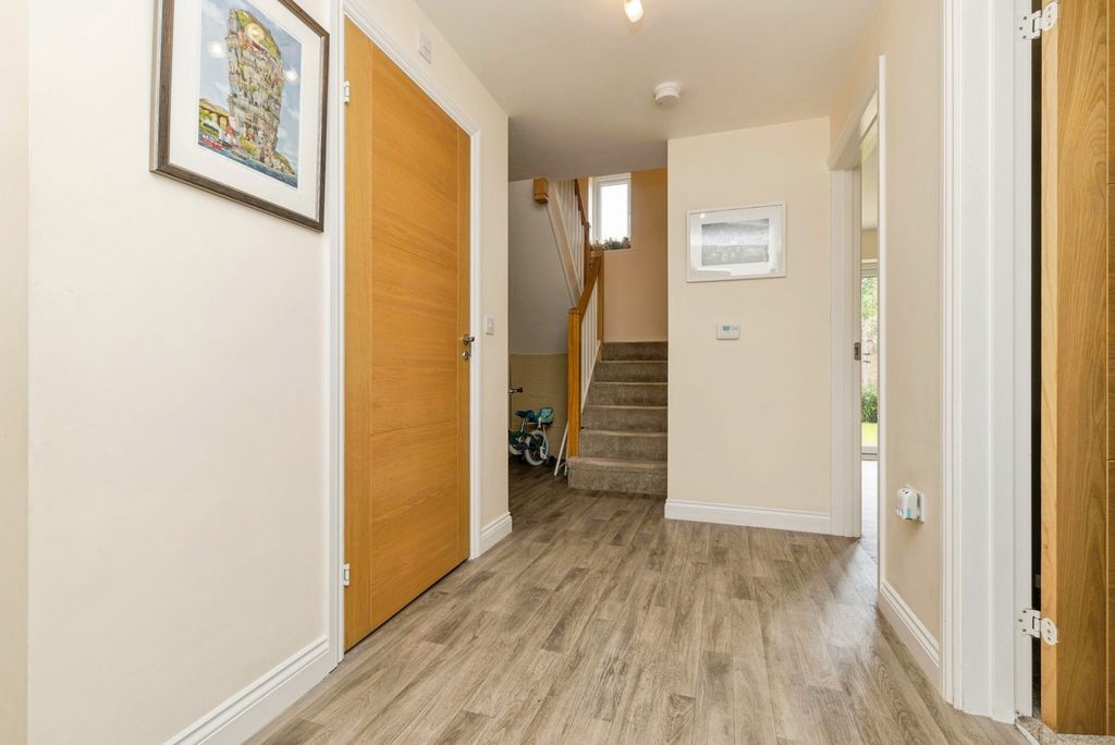 Property photo 2 of 24 Pbox-Img.Jpg