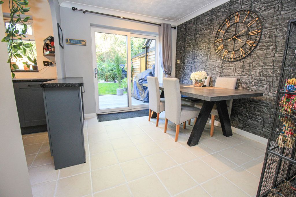 Property photo 3 of 25