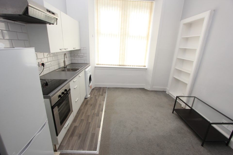 Property photo 2 of 7 Lounge/Kitchen