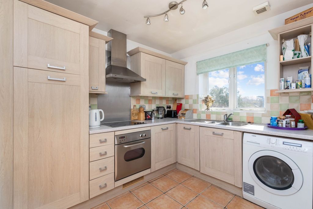 Property photo 3 of 11 4954894