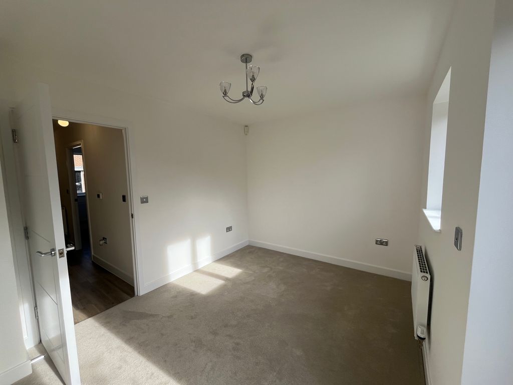 Property photo 3 of 9 Bedroom 1