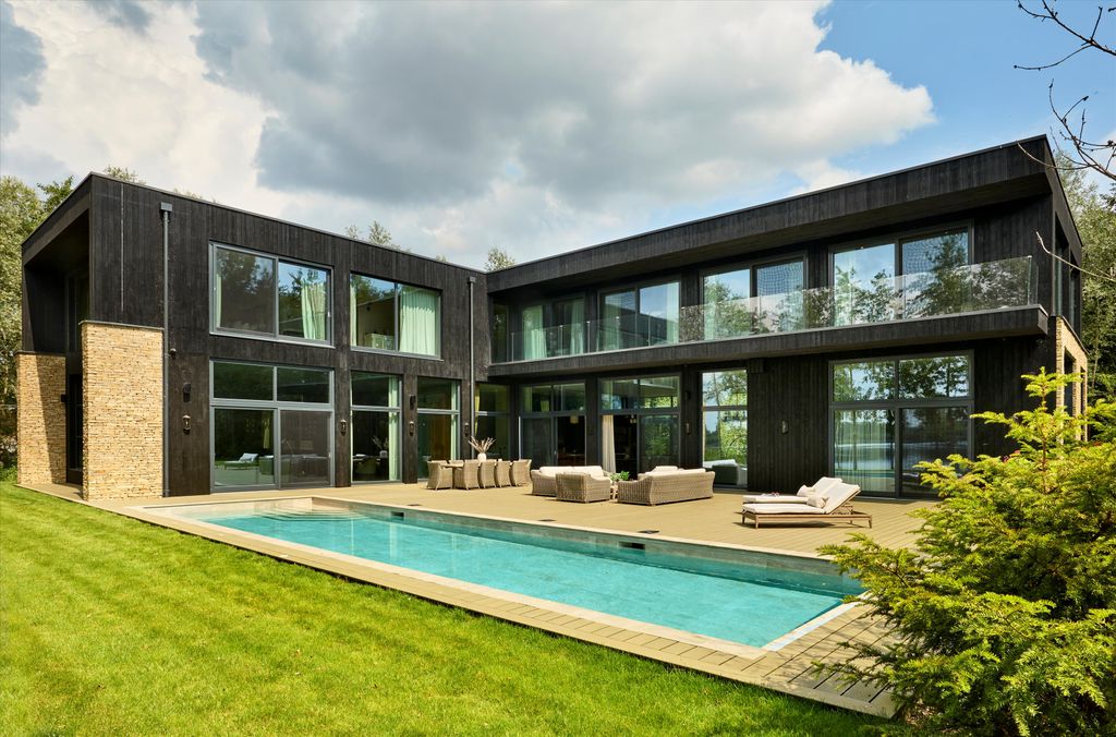 Property photo 1 of 24 Image