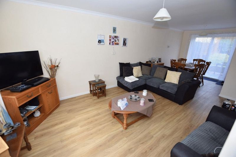 Property photo 3 of 9 Photo 7