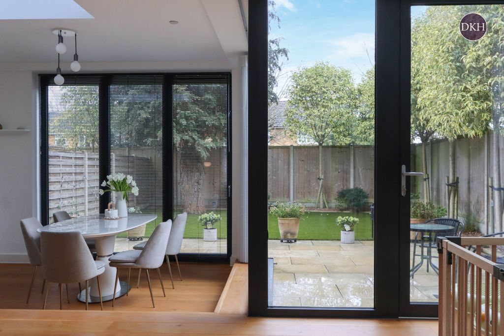 Property photo 3 of 18 Picture No. 37