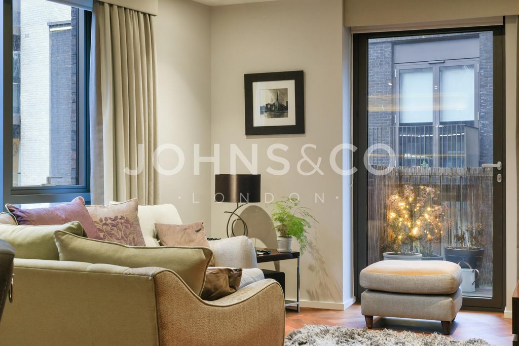 Property photo 2 of 23