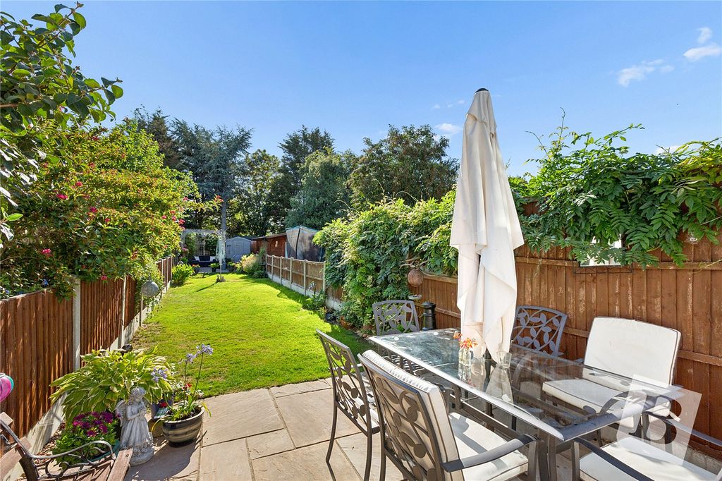 Property photo 3 of 12 Garden