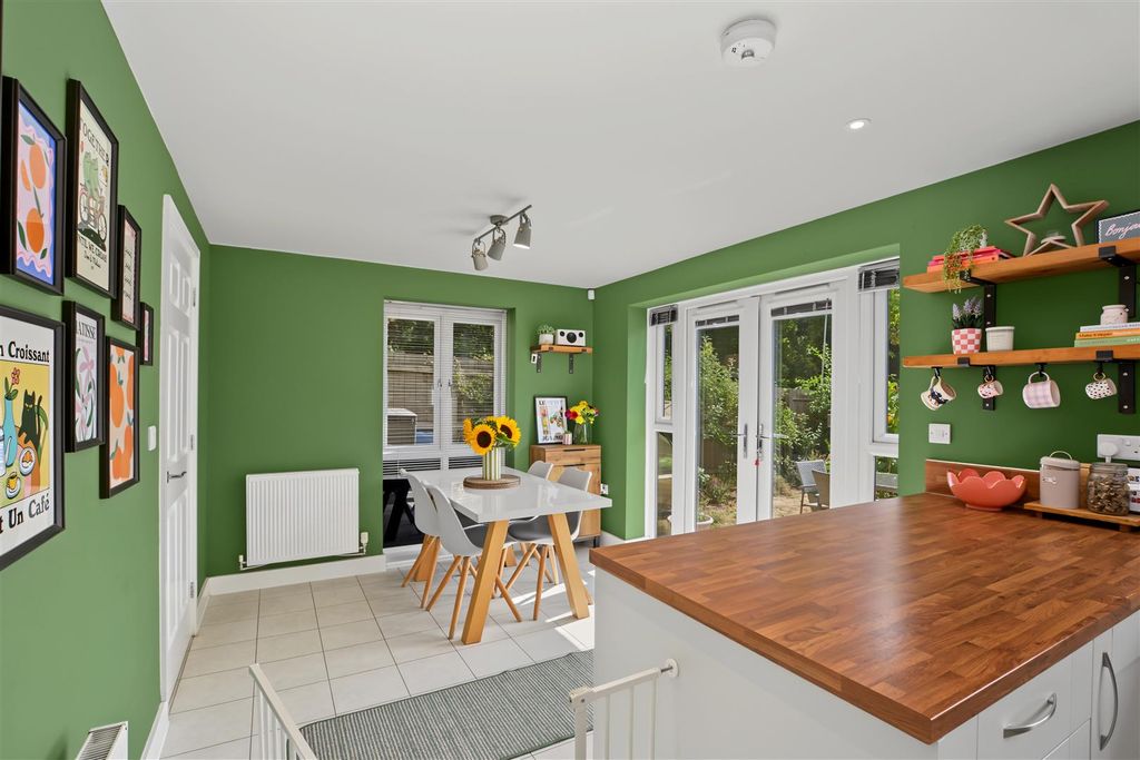 Property photo 3 of 17 Dining Area_3.Jpeg