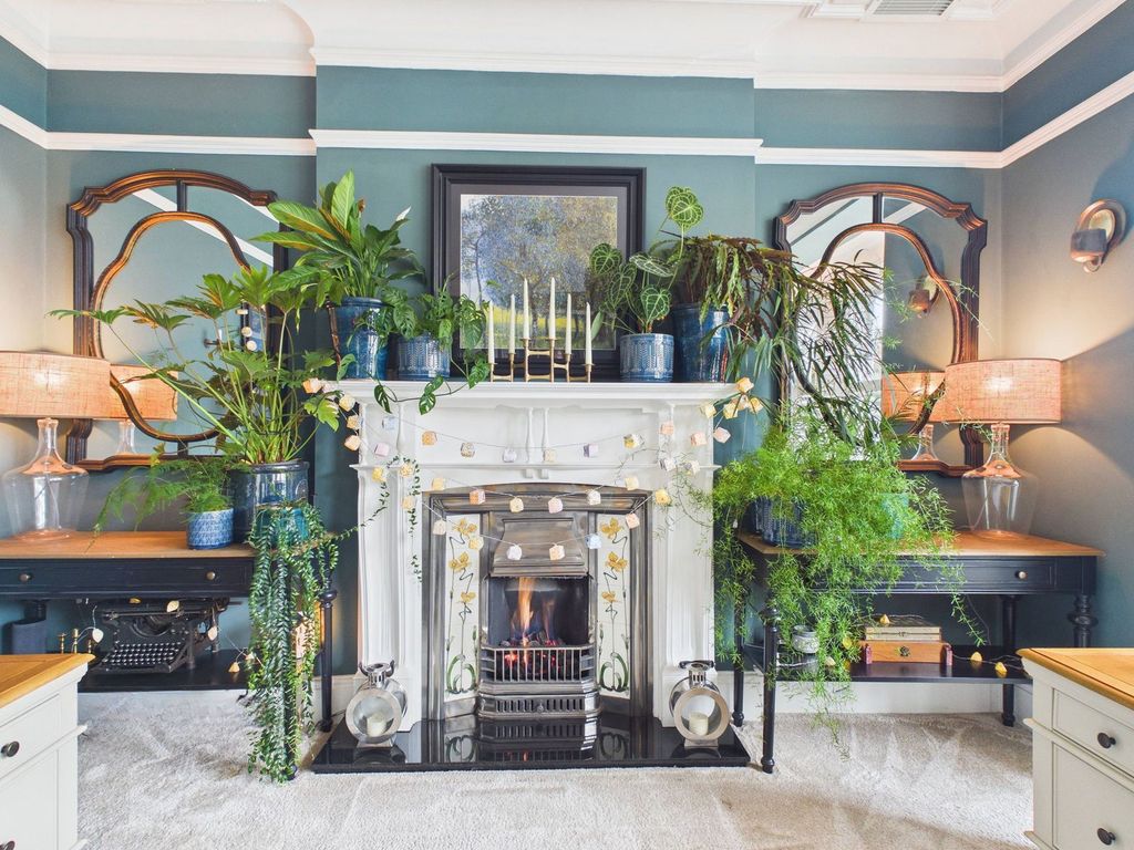 Property photo 3 of 27